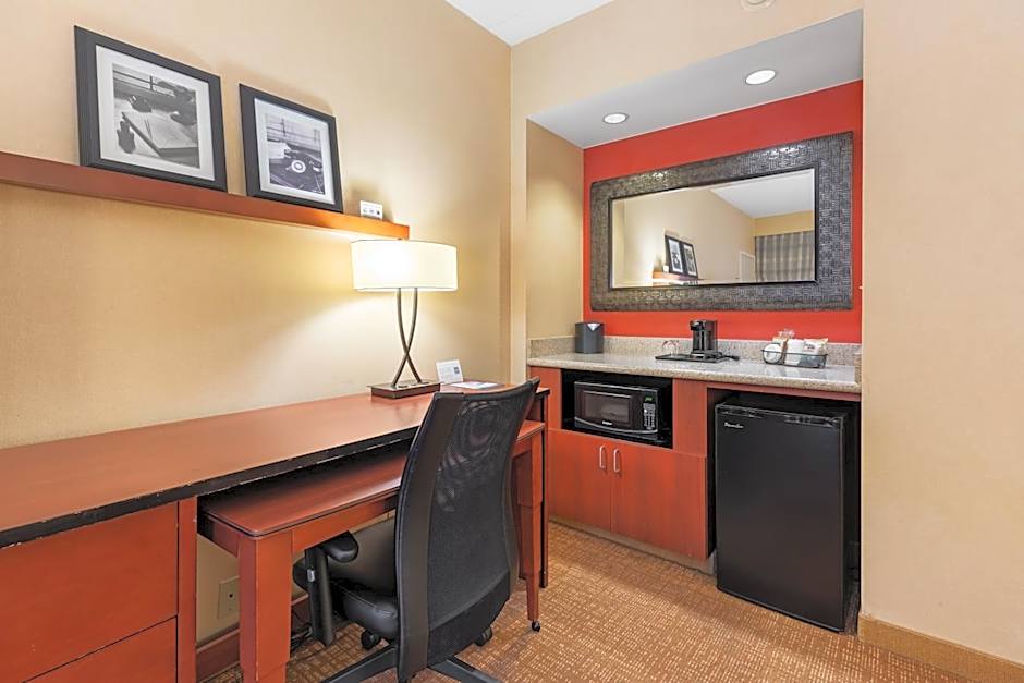 Courtyard by Marriott Toledo Airport Holland