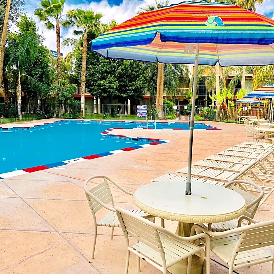 Duniya Hotel