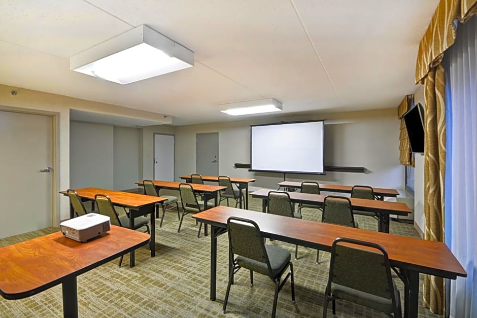 Hampton Inn Detroit Madison Heights South Troy