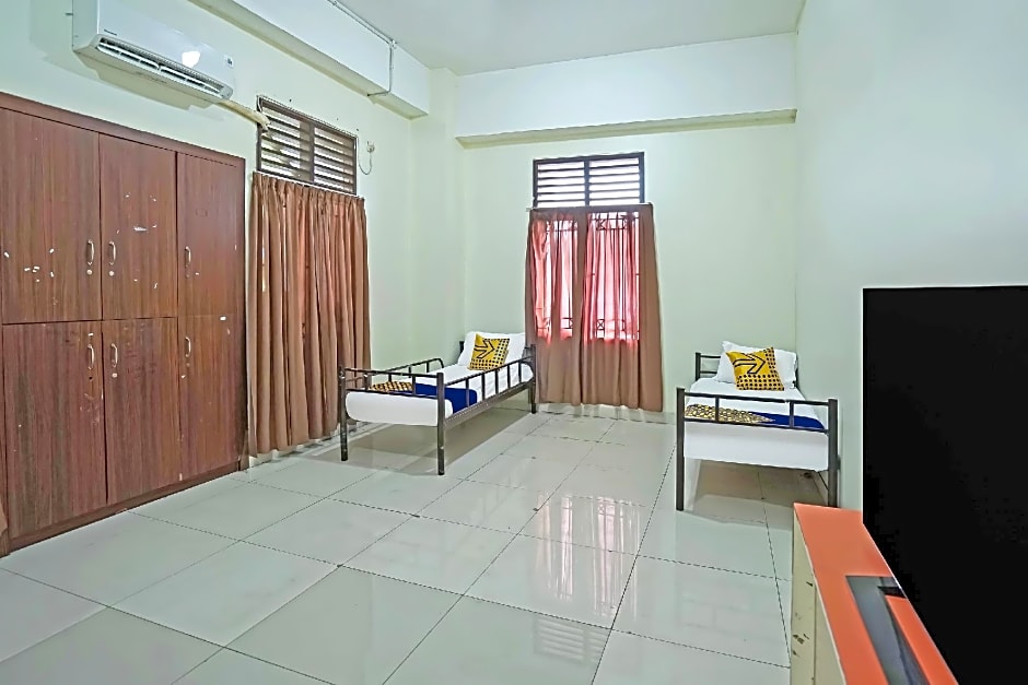 SPOT ON 91956 Kost Titian Zaman