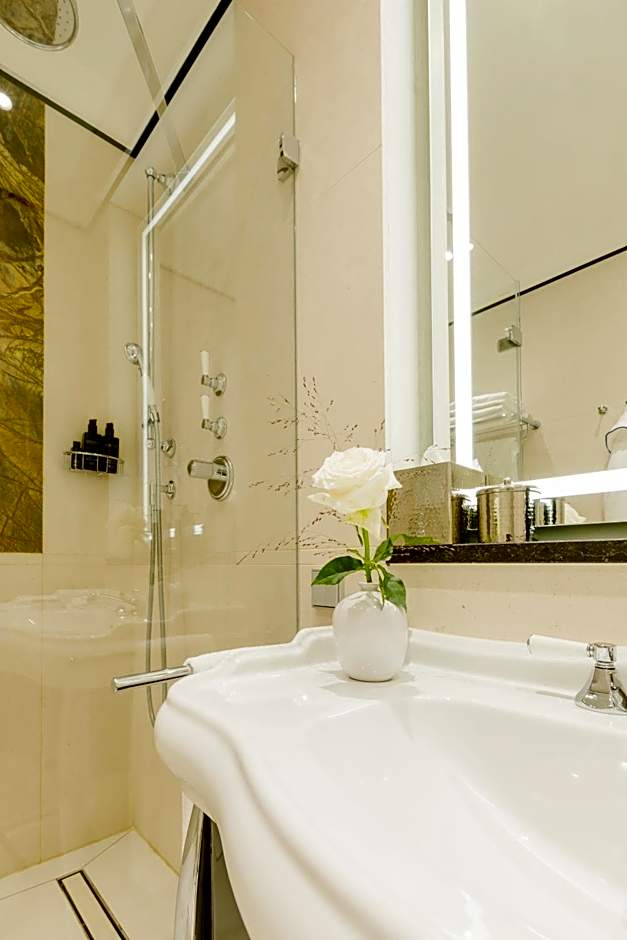 Excelsior Hotel Ernst