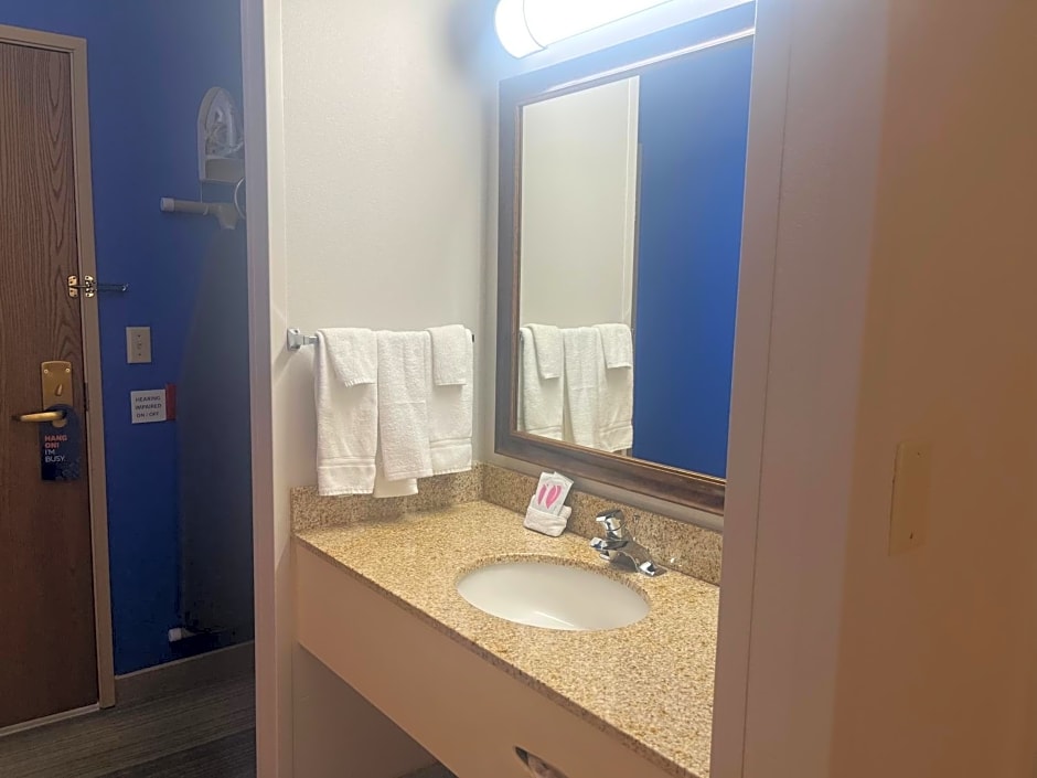 Holiday Inn Express Hotel & Suites Sioux Falls At Empire Mall By IHG
