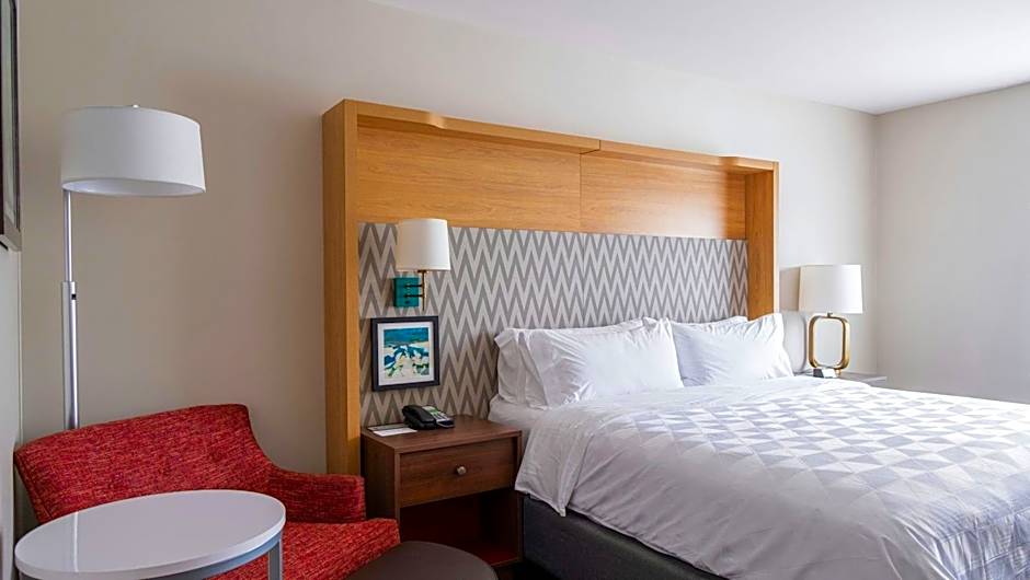 Holiday Inn & Suites Philadelphia W - Drexel Hill by IHG