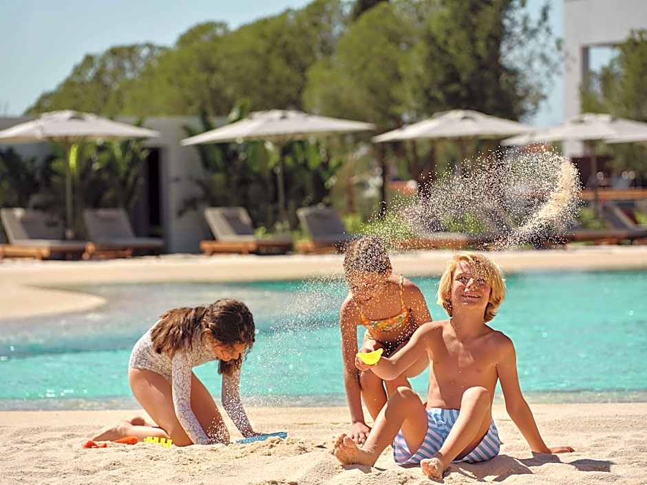 Anda Barut Collection