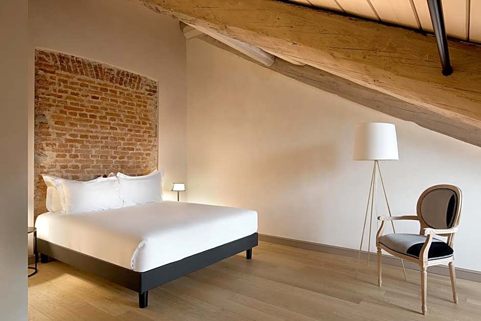Opera35 Boutique Hotel