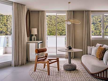 Deluxe King Room with Sea View