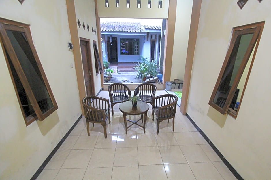 Homestay Sekar Syariah by ZUZU