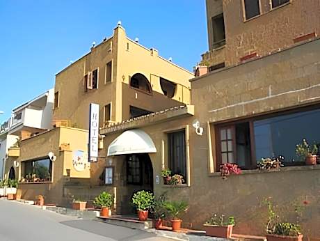 HOTEL RIVIERA