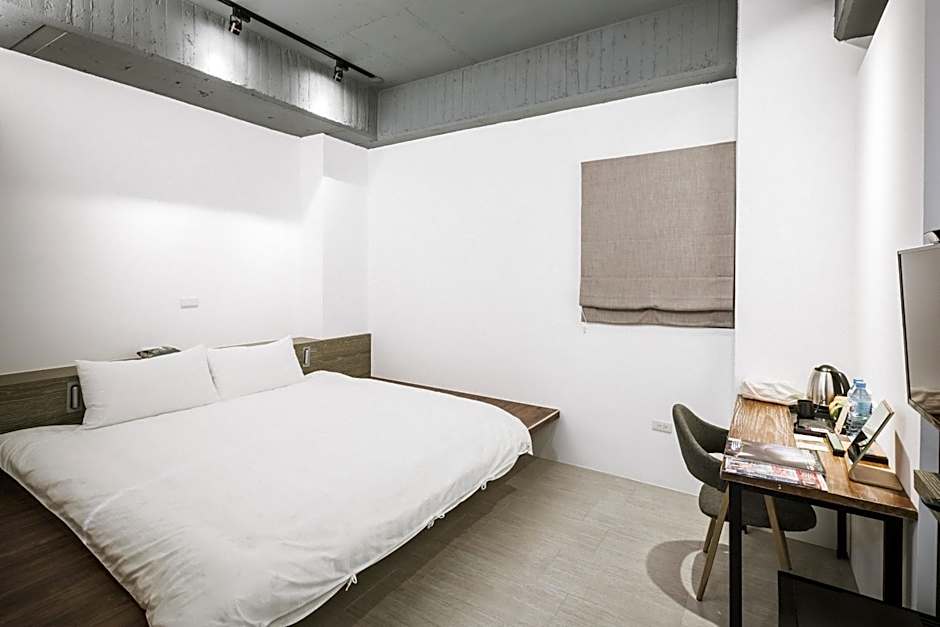Tiin Tinn - Rivershore B&B