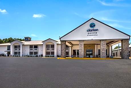 Clarion Pointe Marshall