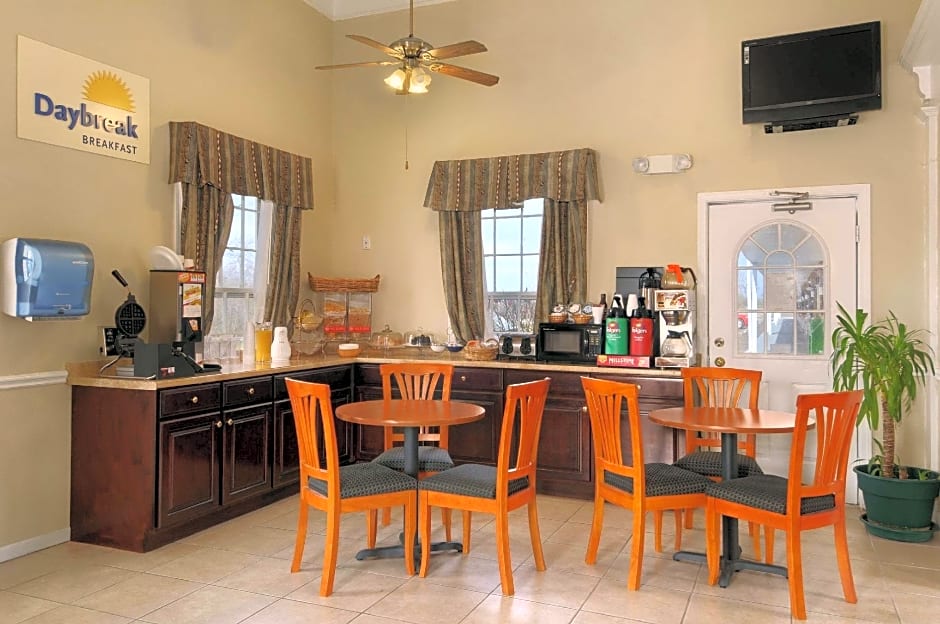 Days Inn by Wyndham KU Lawrence