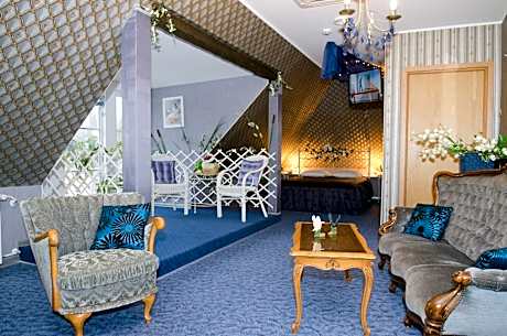 Double or Twin Room with Lake View