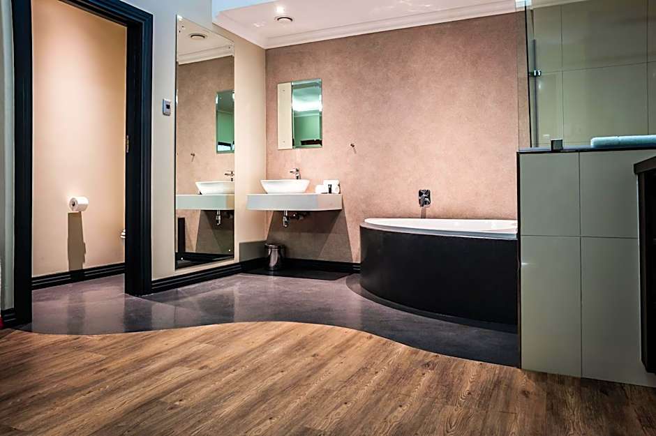 Hotel Savoy and Conference Centre