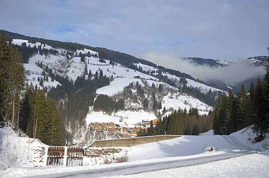 Dahoam by Sarina - Rooms & Suites