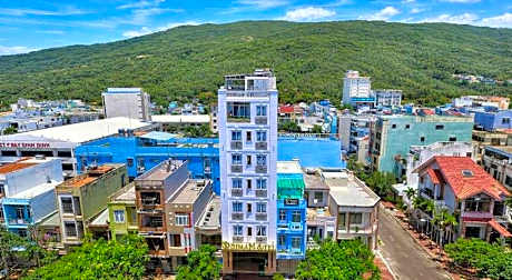 Selima Hotel