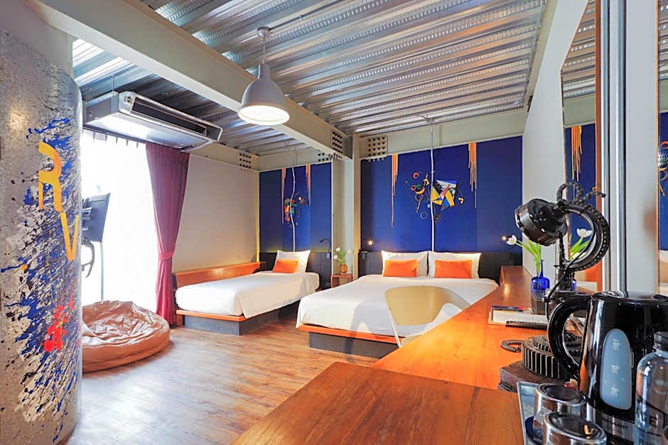 Mestyle Garage Hotel