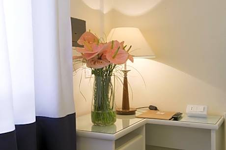 Deluxe Double Room with Balcony and Sea View