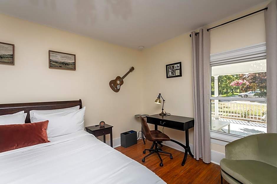 The Legacy Inn