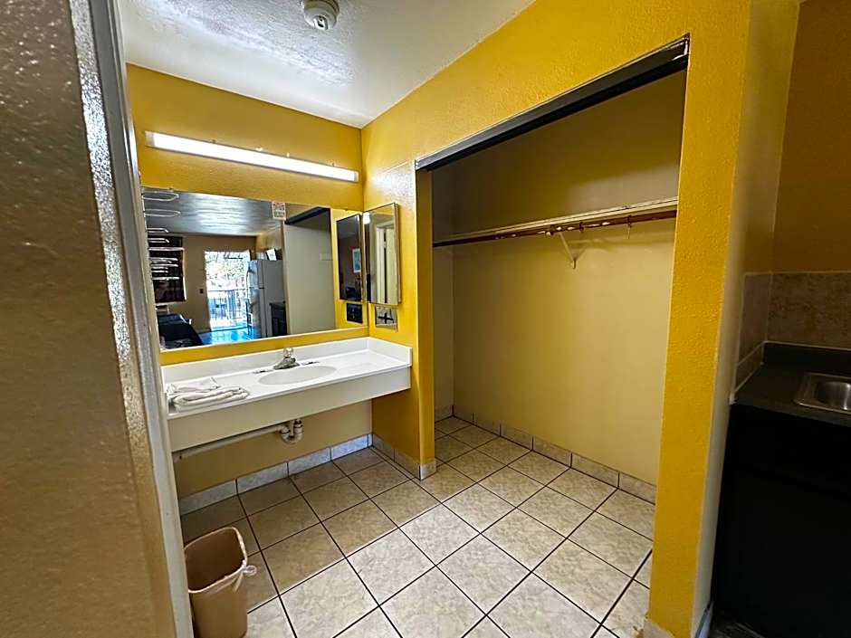 Sunpark Inn & Suites