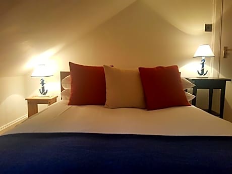 Standard Double Room with Garden View