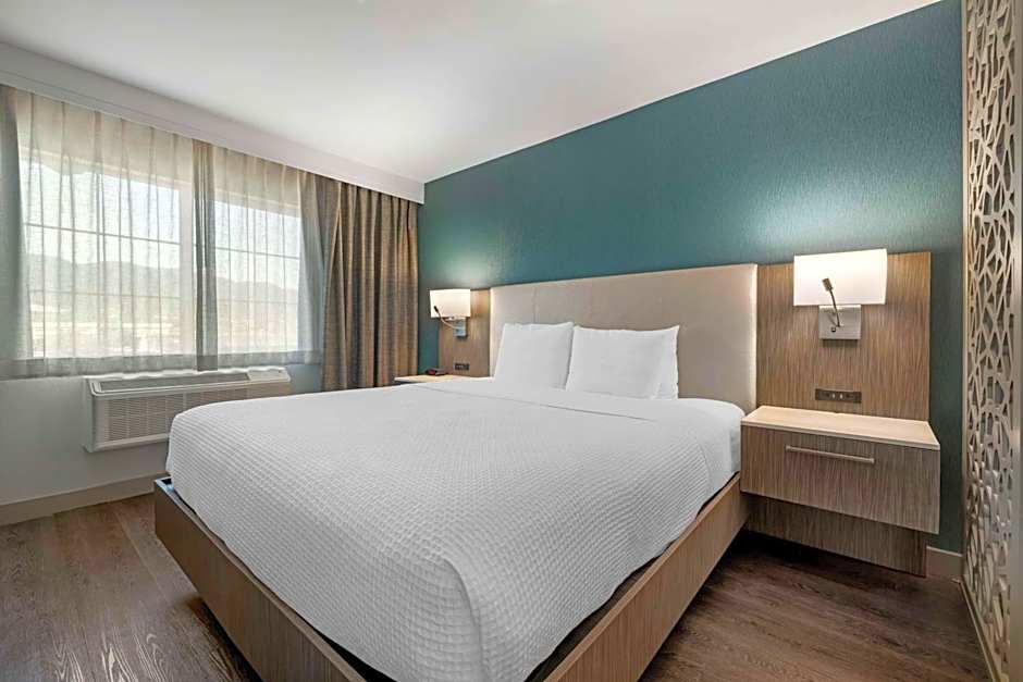 Best Western Plus Temecula Wine Country Hotel & Suites