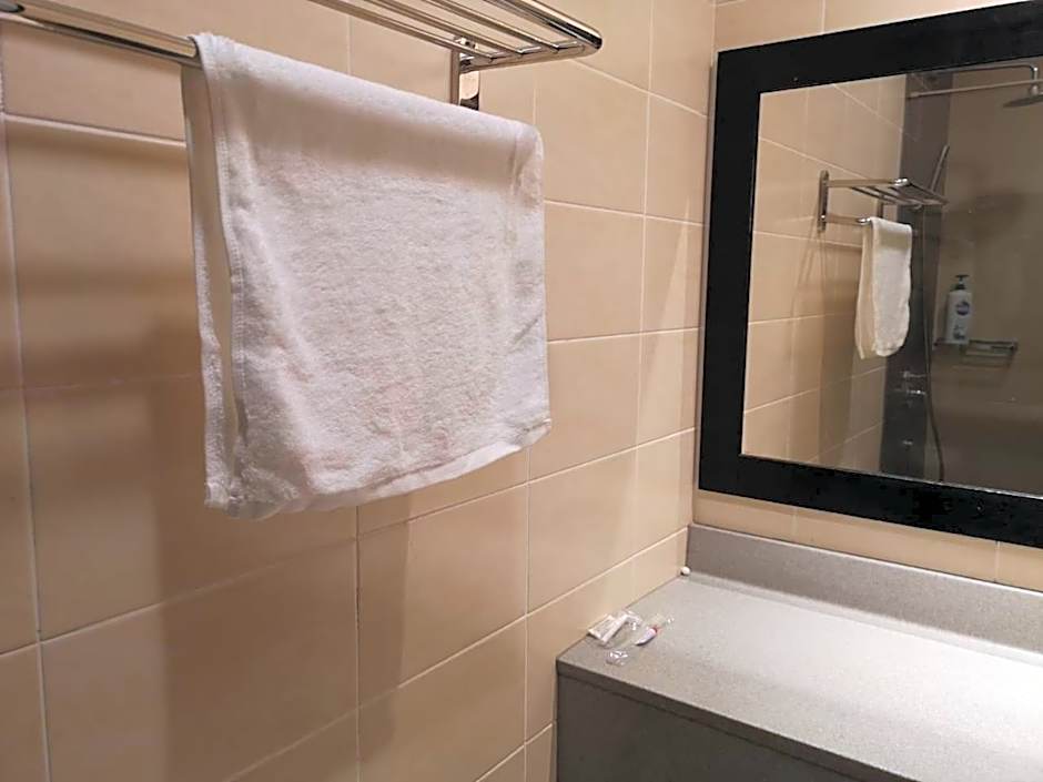 Shaftsbury Residence Cyberjaya with free parking & Netflix