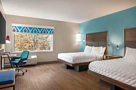 2 Queen Mobility Accessible W/Bathtub