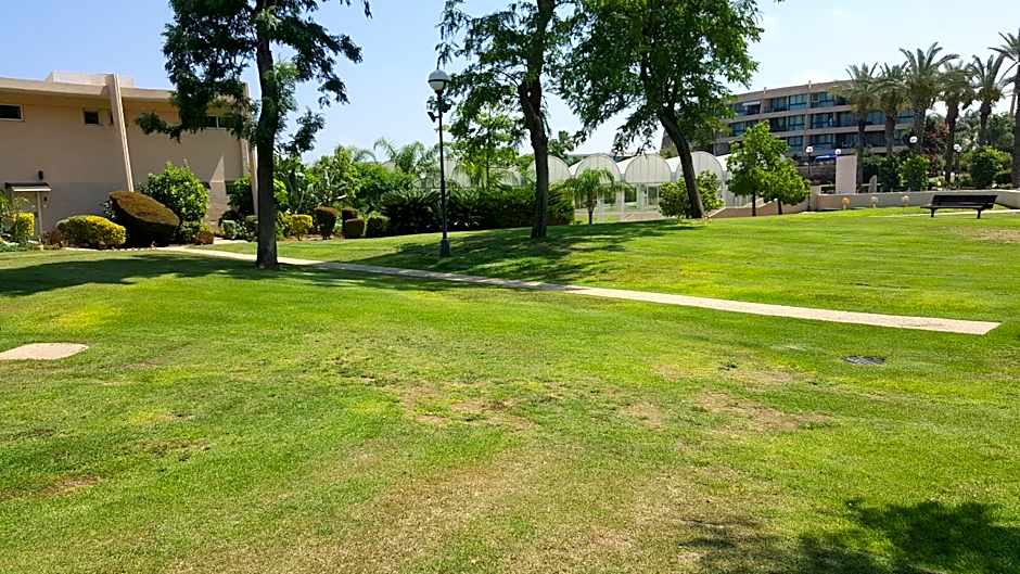 Neot Golf Caesarea Garden Apartment