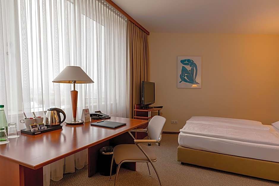 Globana Airport Hotel