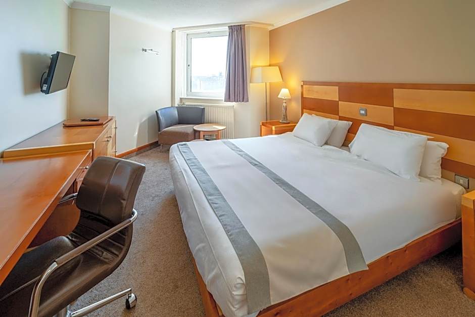 Photo 1 of 12 of 1 Double Bed or 2 Beds, Partial Sea View