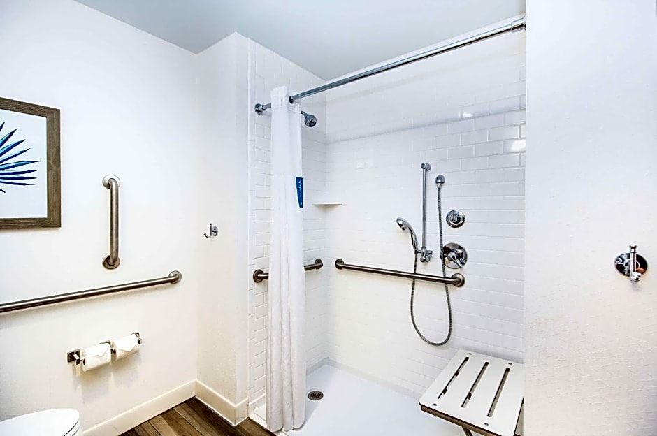 Hampton Inn By Hilton & Suites Panama City Beach-Beachfront