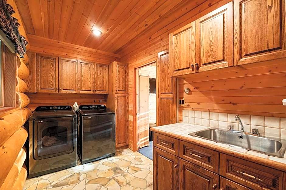 Snowridge Chalet by Outpost Whistler