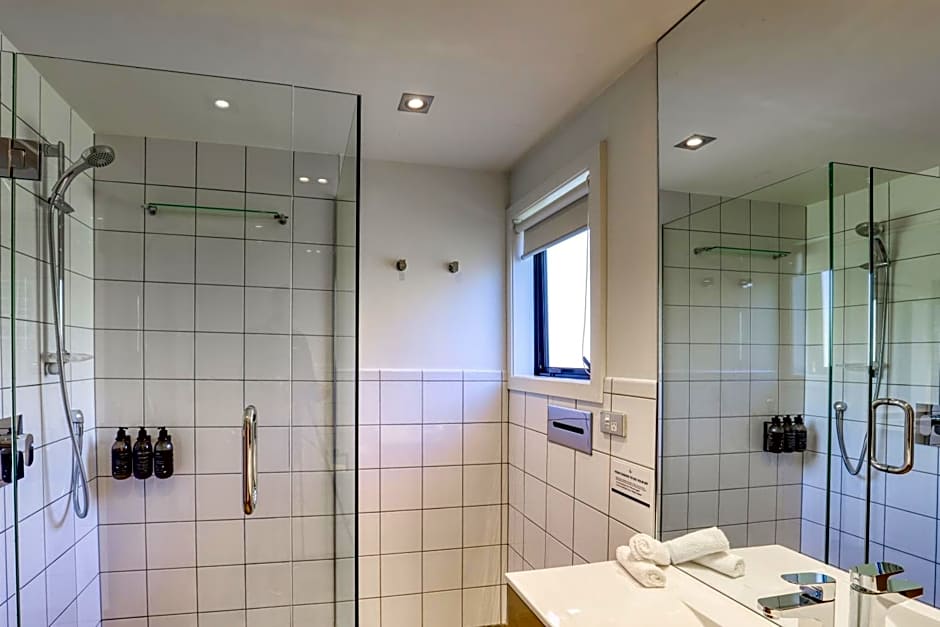Garden Court Suites & Apartments