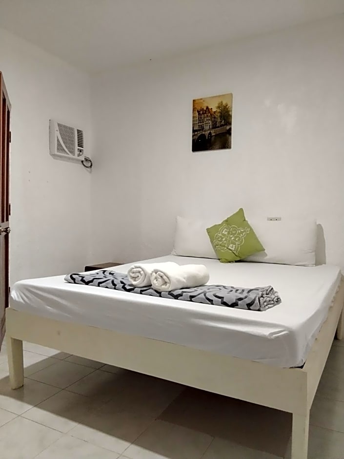 Moalboal Beach Front Hotel