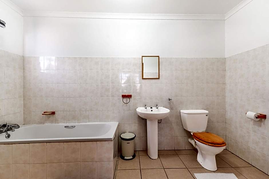 Karoo Ouberg Guest Lodge