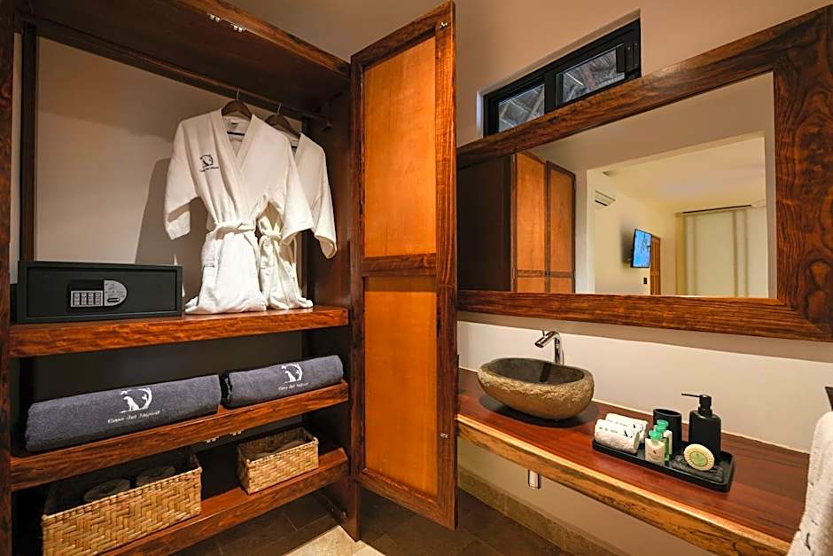 Casa del Jaguar Beach Hotel