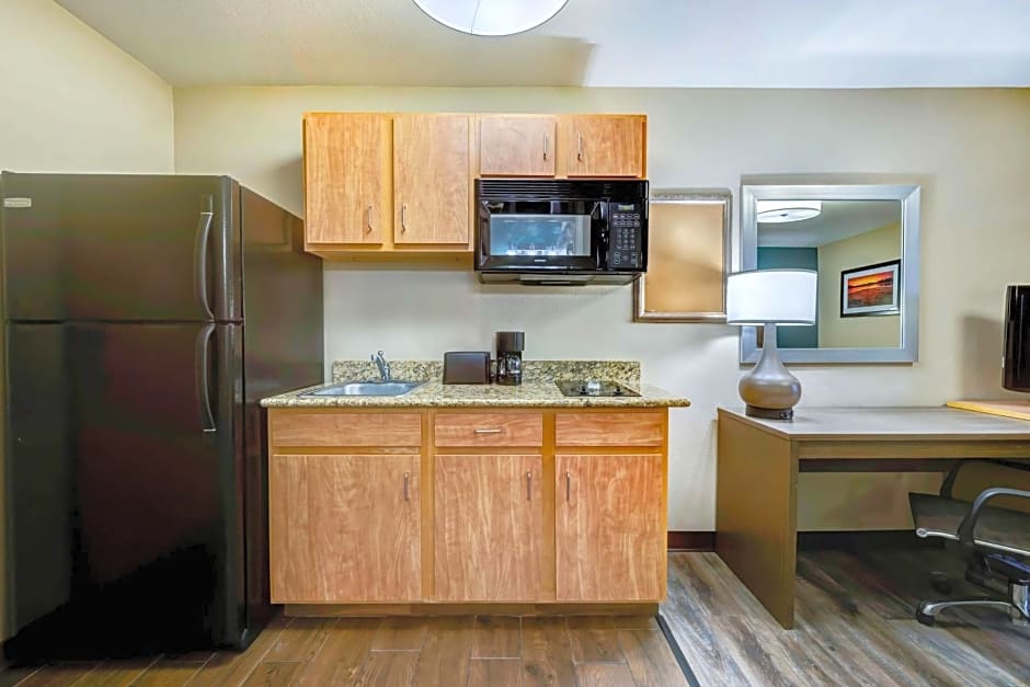 Studio 6 Lenexa - Overland Park