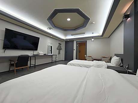 Standard Family Room