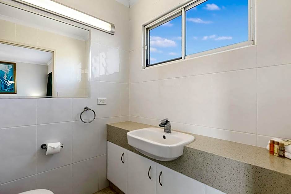 White Crest Apartments