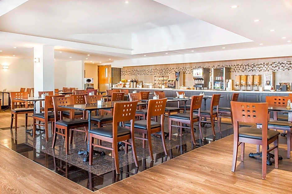 Quality Hotel Dorval Aeroport