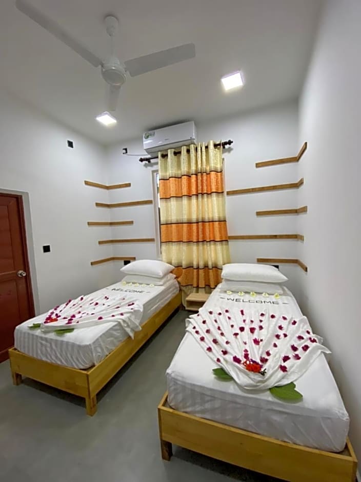 La Luna Boutique Dhangethi