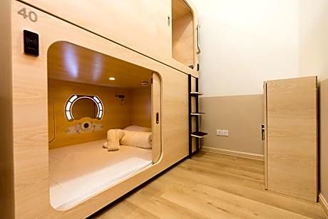 Queen Capsule -Mixed