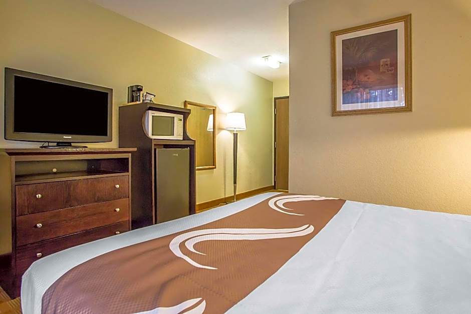 Quality Inn & Suites Marinette