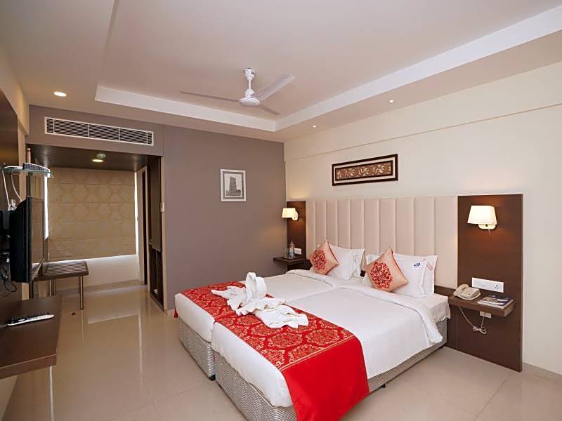 Hotel Ganpat Grand Palani