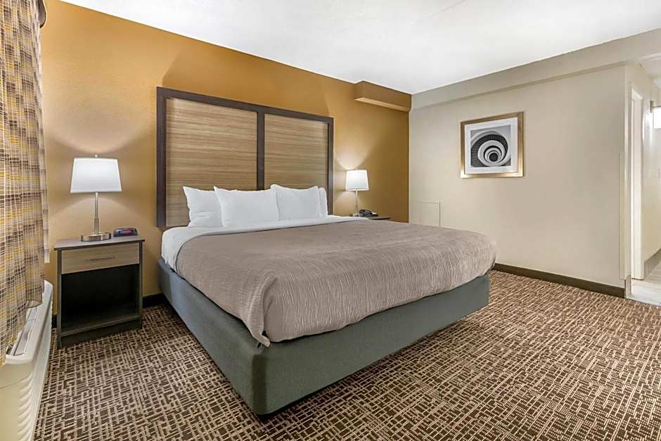 Quality Inn & Suites Spring Lake - Fayetteville near Fort Bragg