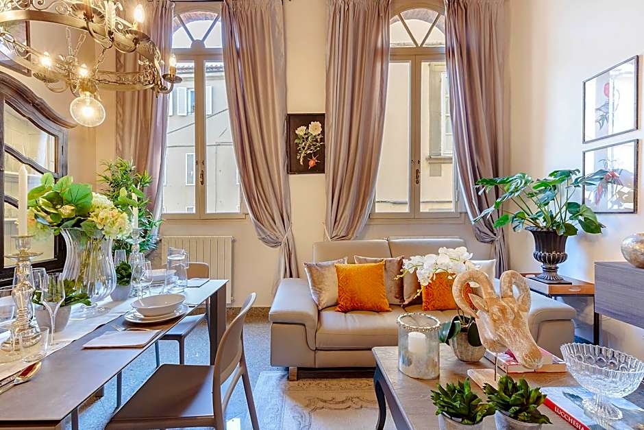Casa Arias in Lucca With 2 Bedrooms and 1 Bathrooms