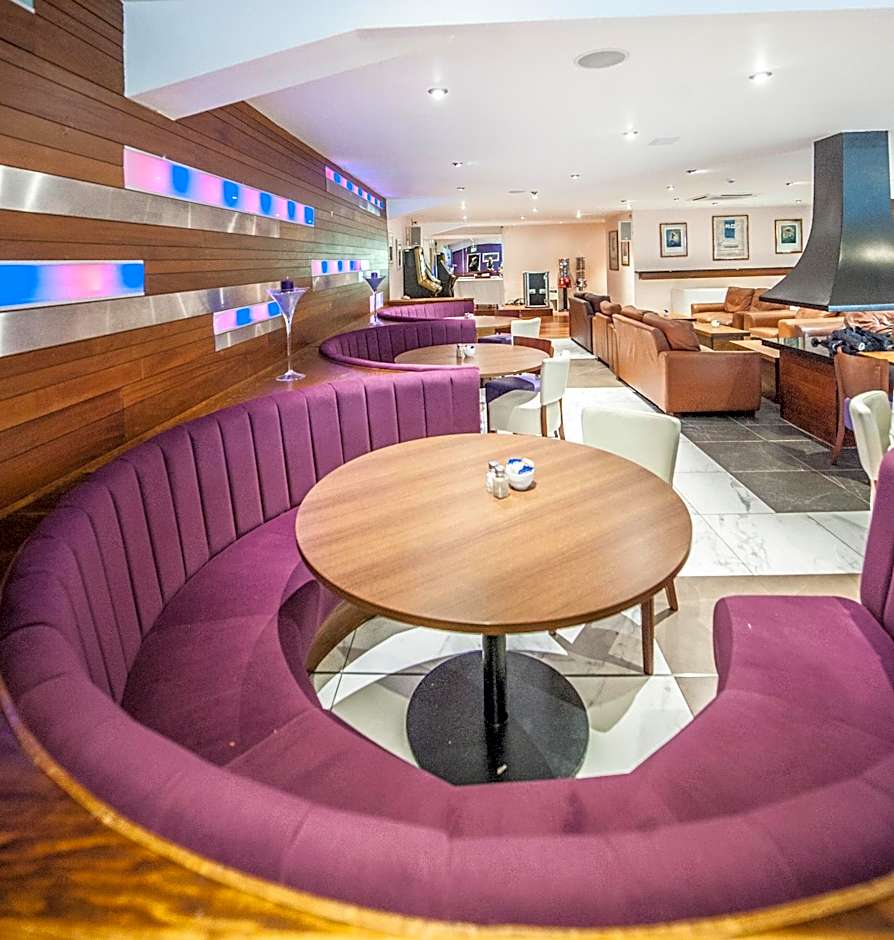 Parklands Hotel & Country Club