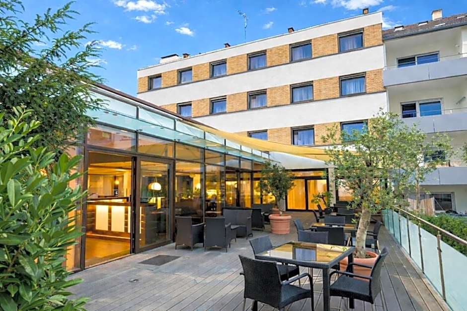 Luna Inn Stuttgart City