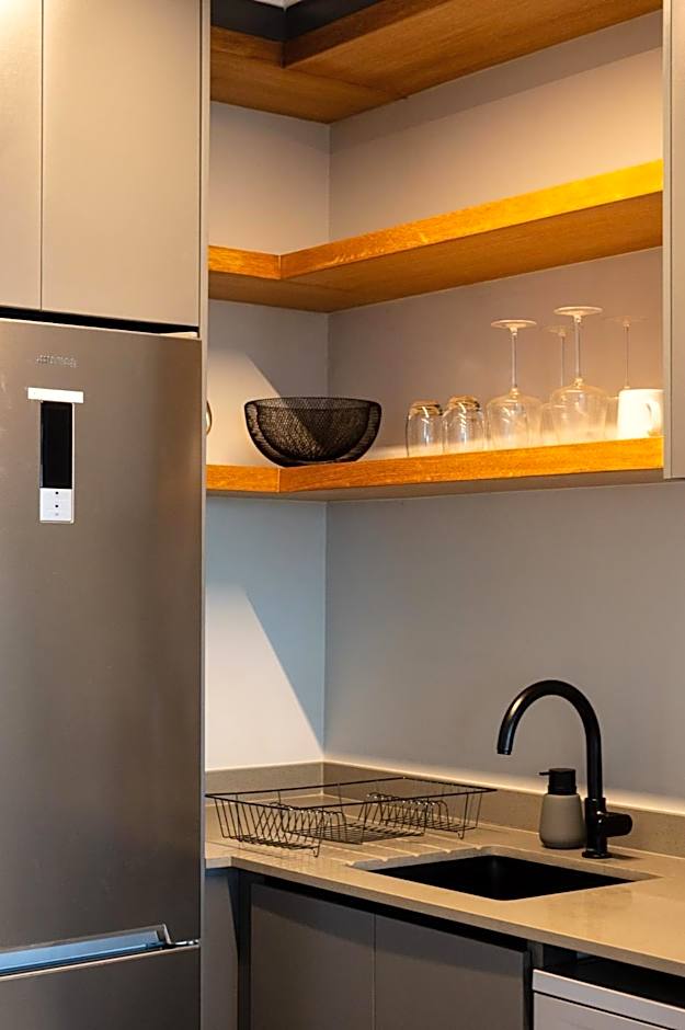 Luxury Bellagio 002 with Sea Views and Inverter