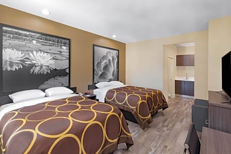 2 Queen Beds, Hearing Impaired Efficiency Room, Non-Smoking